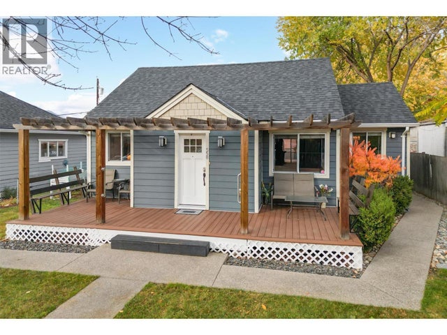 558-560 Cambridge Avenue, Kelowna