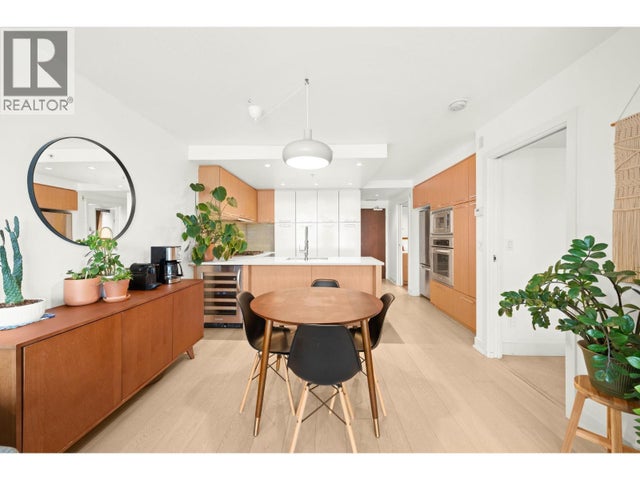 425 2008 Pine Street, Vancouver