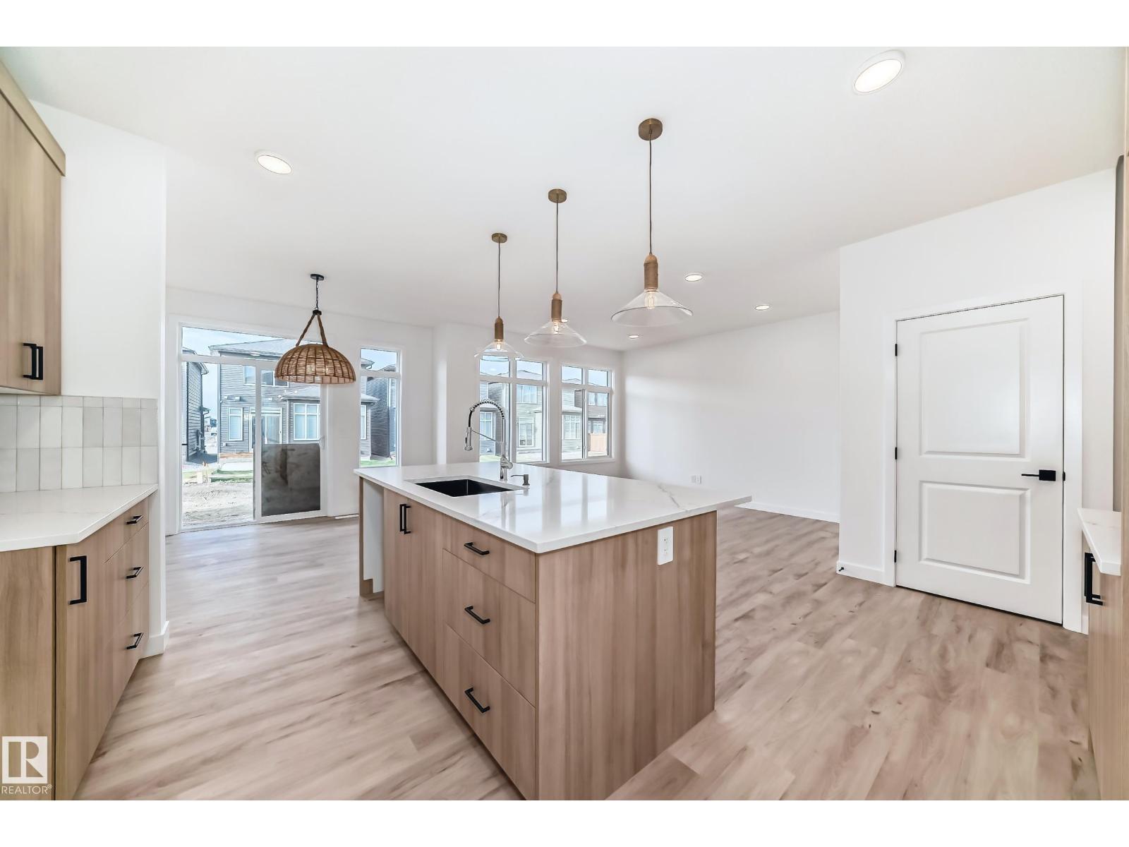 20616 43 Av Nw, Edmonton