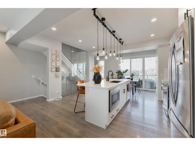 8273 Chappelle Wy Sw, Edmonton