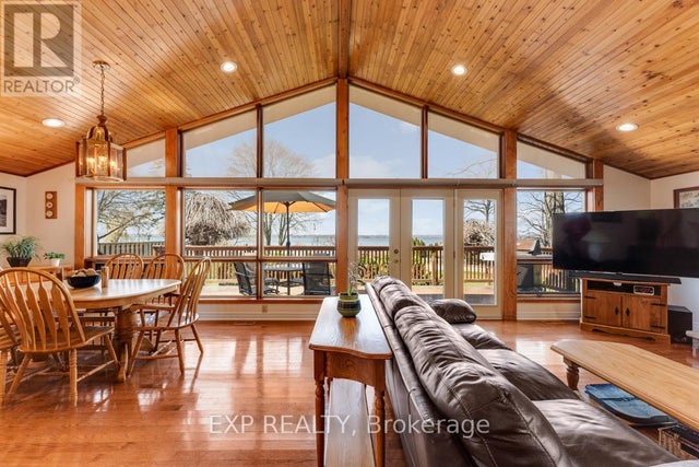 229 Lake Drive N, Georgina (historic Lakeshore Communities)