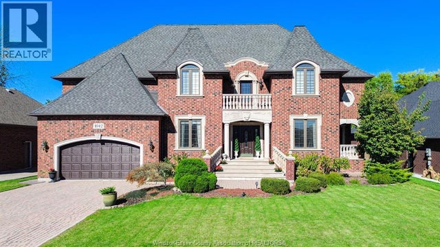 1042 Huntington, Lakeshore