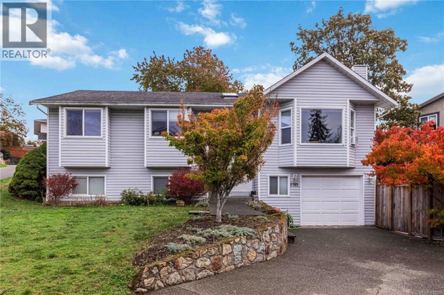 2745 Stockey Pl, Langford