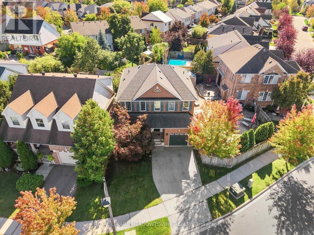 583 Caverhill Crescent, Milton (cl Clarke)