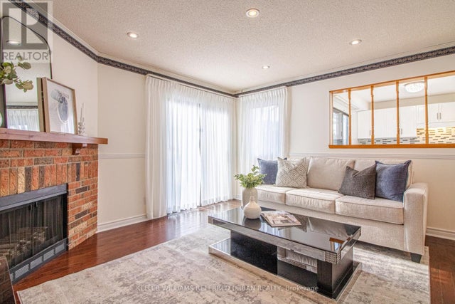 63 Holmbush Crescent, Toronto (steeles)