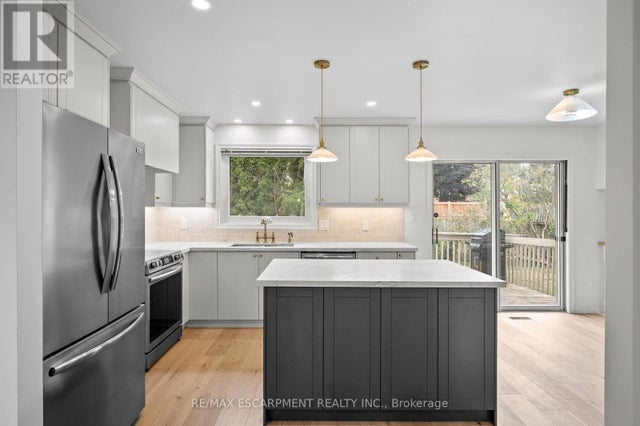 31 Inglewood Place, Whitby (blue Grass Meadows)