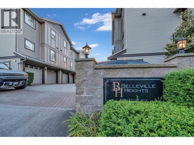 8 3139 Smith Avenue, Burnaby