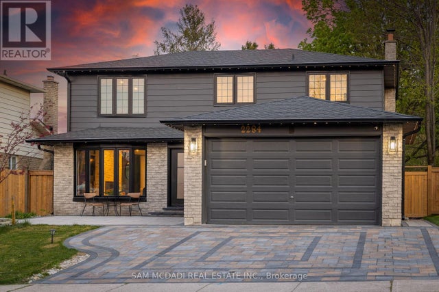 2284 Glastonbury Road, Burlington (brant Hills)