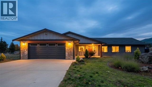 1700 Warn Way, Qualicum Beach