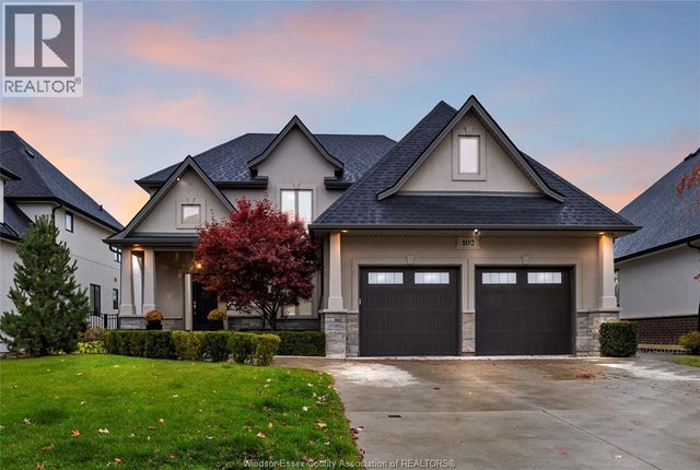 102 Hayes Avenue, Tecumseh