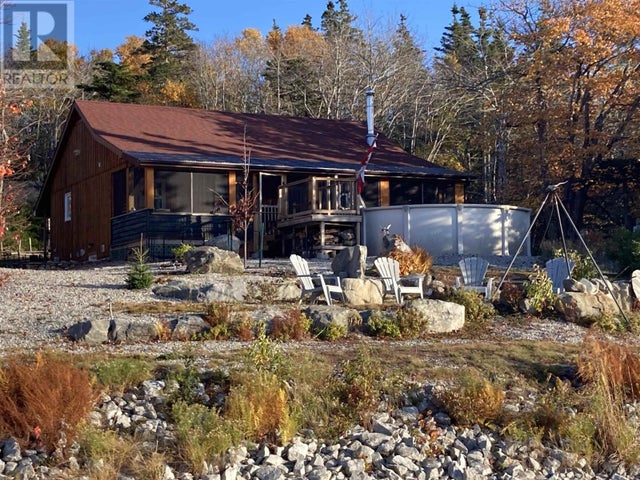 1749 Mcleans Lake Road, Port L'hebert