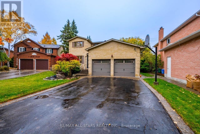 15 Sawyer Crescent, Markham (markham Village)