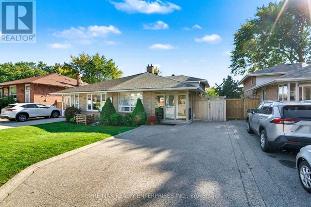2458 Padstow Crescent, Mississauga (clarkson)