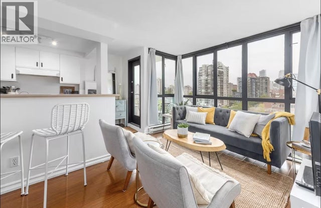 1705 907 Beach Avenue, Vancouver