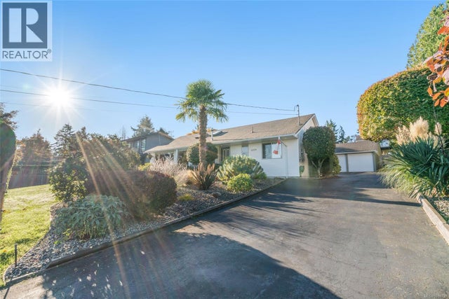 1379 Reef Rd, Nanoose Bay