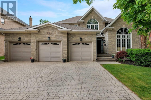 1061 Summit Ridge Drive, Oakville (wt West Oak Trails)