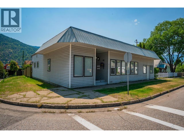 2194 Sixth Avenue, Trail