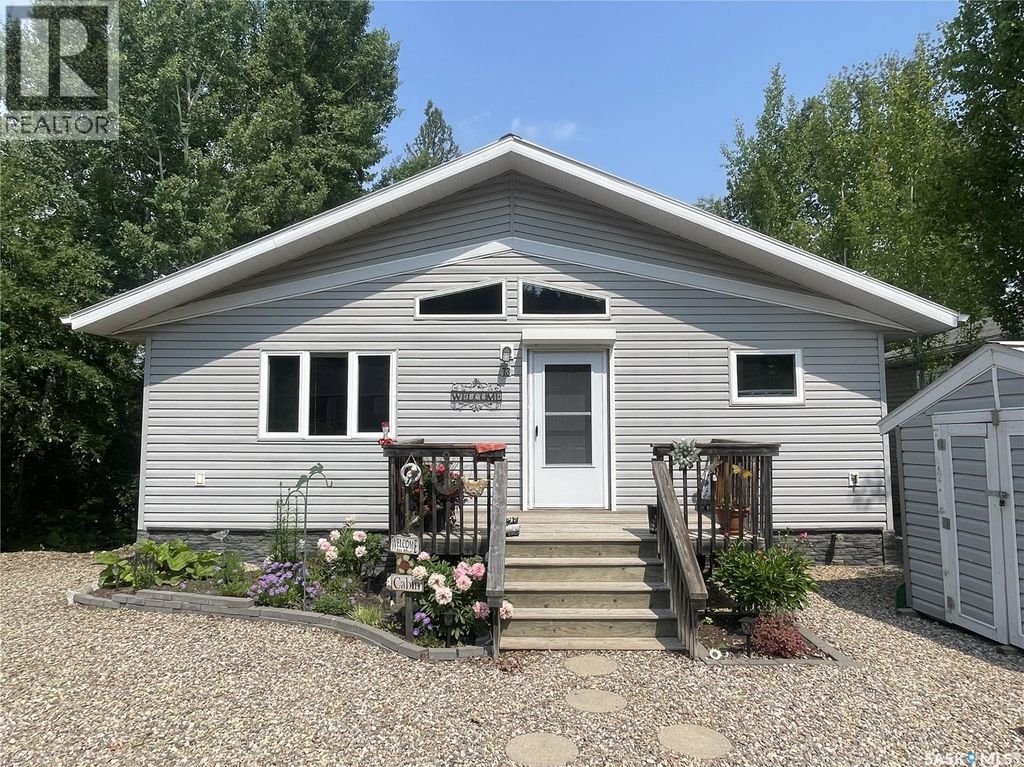 73 Makwa Drive, Makwa Lake