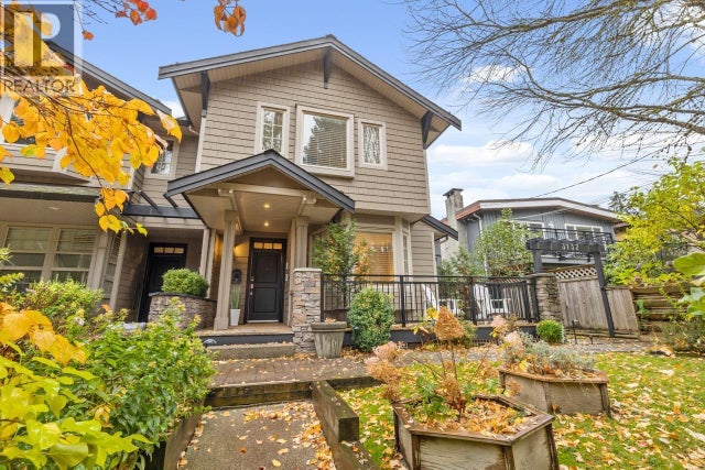 3135 Sunnyhurst Road, North Vancouver