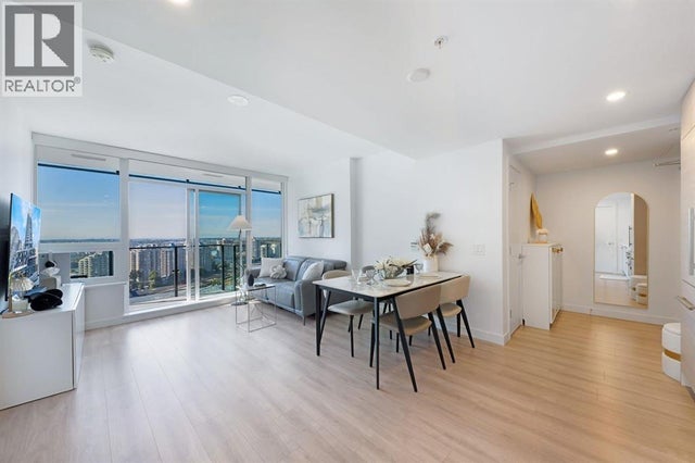 2401 823 Carnarvon Street, New Westminster