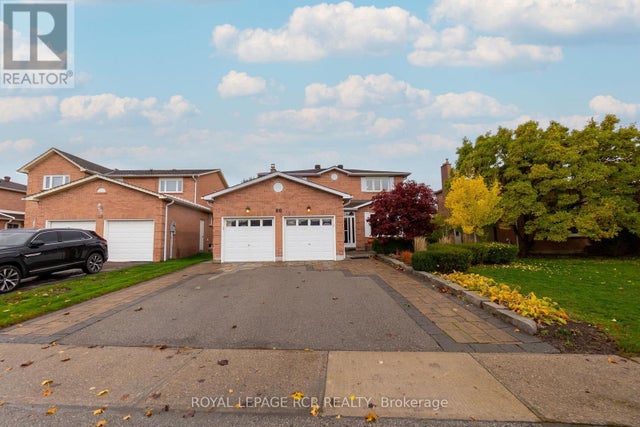 60 Royal Terrace Crescent, Caledon (bolton East)