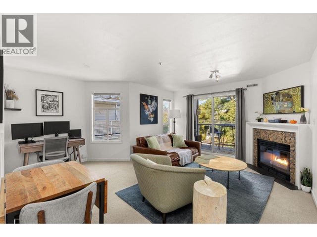 202 1537 Charles Street, Vancouver