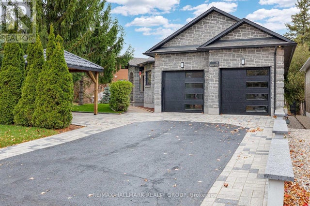 7 Bachman Terrace, Ottawa