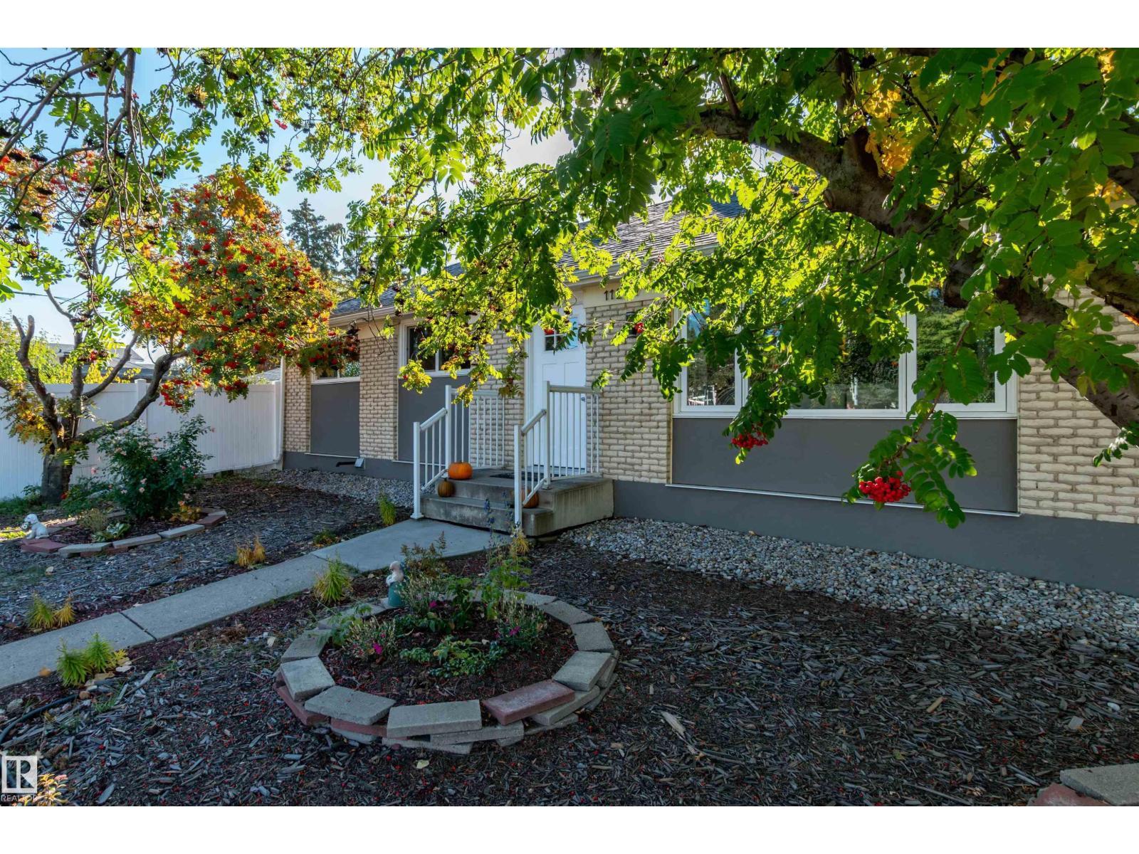 11227 40 Av Nw, Edmonton