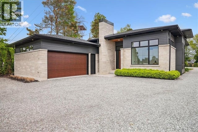 1613 G Lookout Street, Fonthill