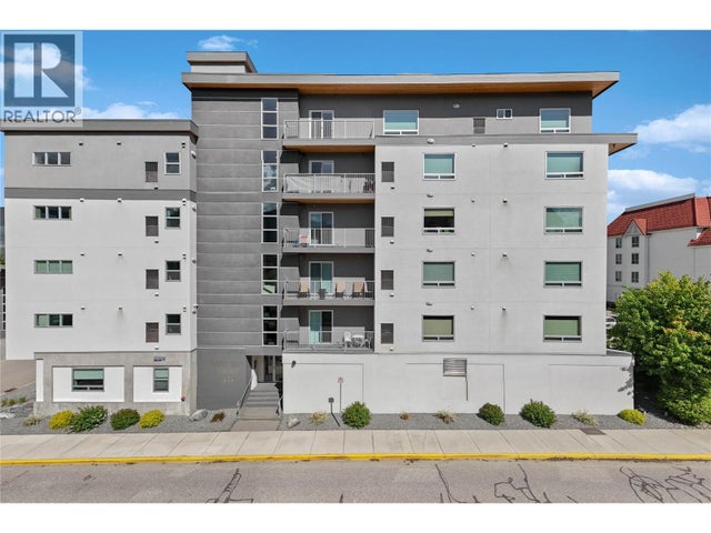 131 Harbourfront Drive Ne Unit# 302, Salmon Arm