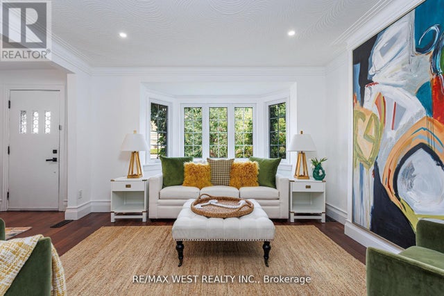 12 Brentwood Road S, Toronto (stonegate-Queensway)