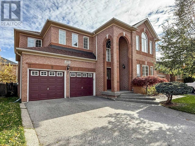 2051 Ashmore Drive, Oakville (wm Westmount)