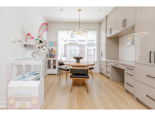 11 15588 32nd Avenue, Surrey