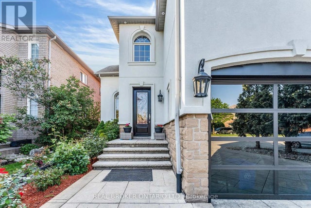 2293 Woodcrest Drive, Oakville (wm Westmount)