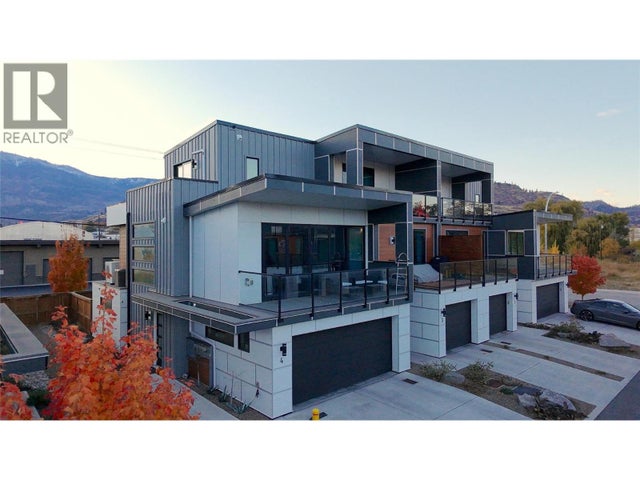 5995 Oliver Landing Crescent Unit# 4, Oliver