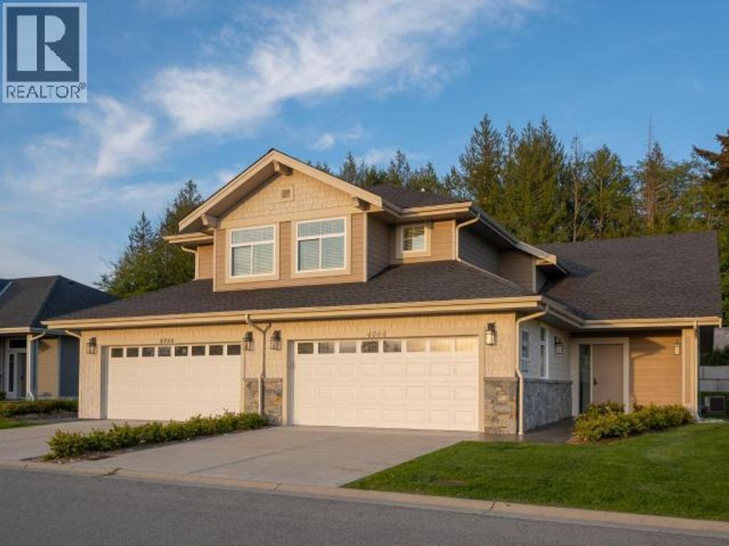 4064 Saturna Ave, Powell River