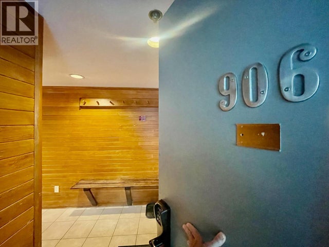 906 Week 47-4293 Mountain Square, Whistler