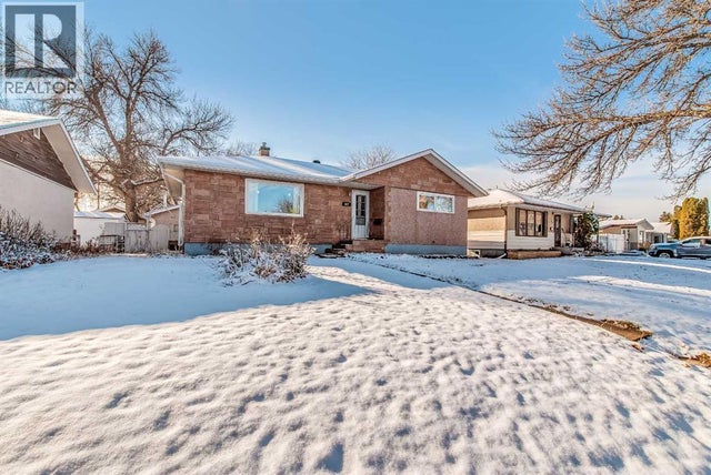 627 12 Street Ne, Medicine Hat