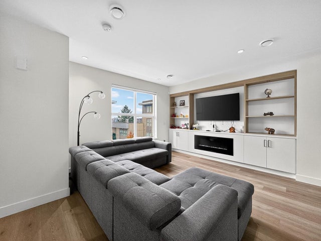 30 12585 104a Avenue, Surrey