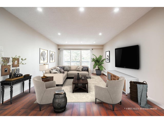 212 13530 Hilton Road, Surrey