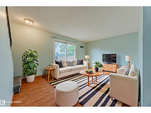 2551 135 Av Nw, Edmonton