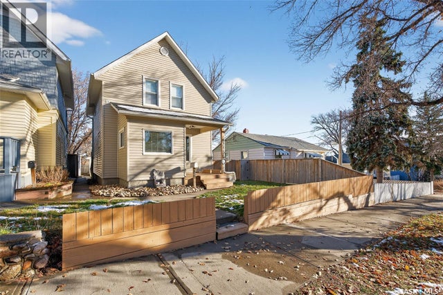 837 5th Avenue Nw, Moose Jaw