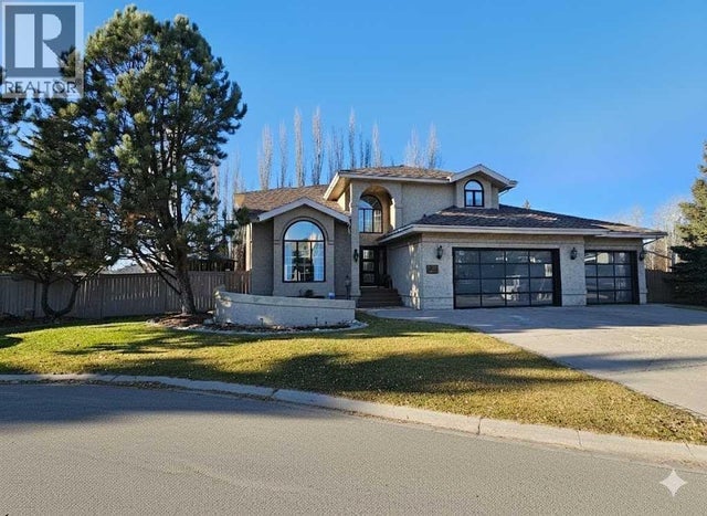 9451 Wedgewood Drive North, Wedgewood