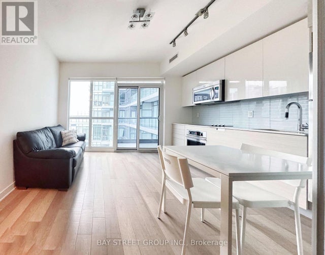 2008 - 210 Simcoe Street, Toronto (kensington-Chinatown)