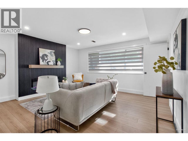 9831 Glenthorne Drive, Richmond