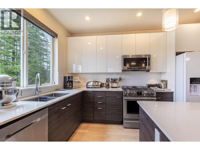 101 5782 Marine Way, Sechelt