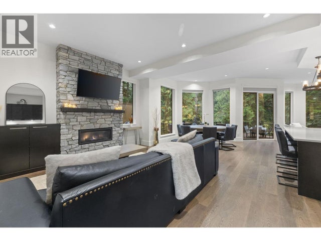 22 3295 Sunnyside Road, Anmore