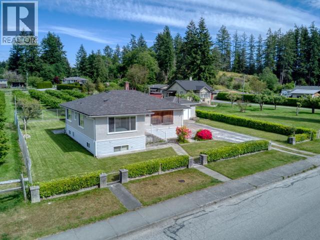 6478 Sutherland Ave, Powell River