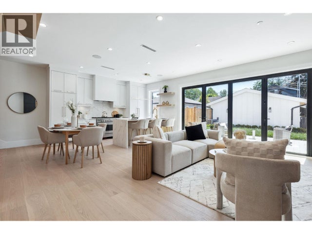 #2 2244 E 11th Avenue, Vancouver