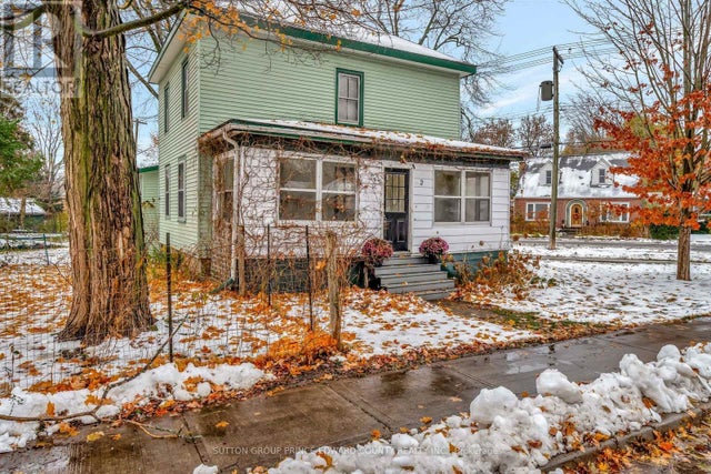 2 Queen Street E, Prince Edward County (picton Ward)